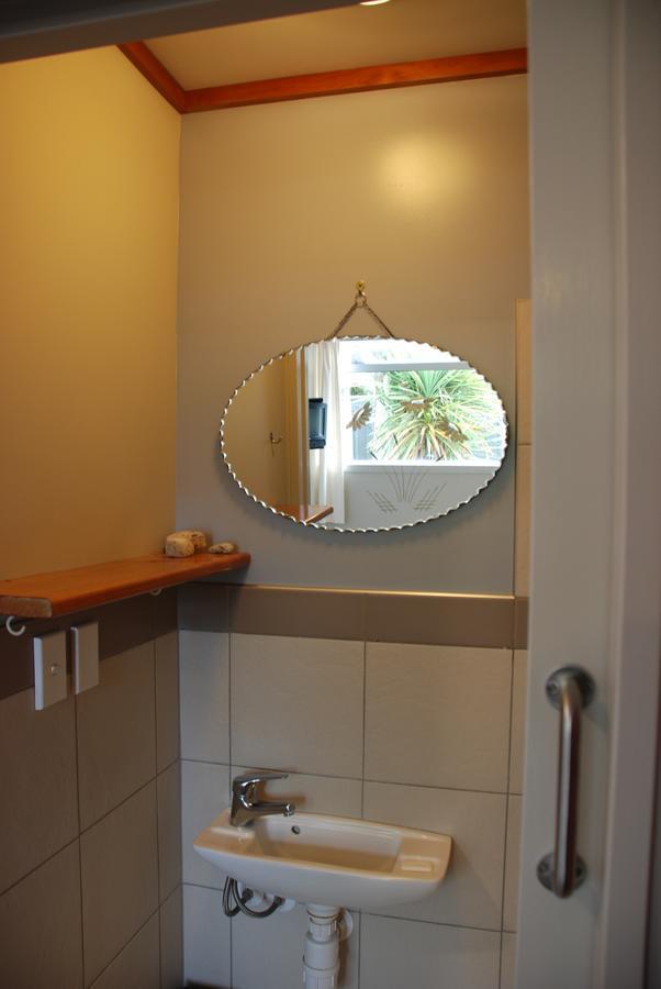 Riverstone Lodge Turangi Buitenkant foto A mirror