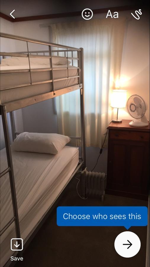 Riverstone Lodge Turangi Buitenkant foto A bunk bed in a hostel